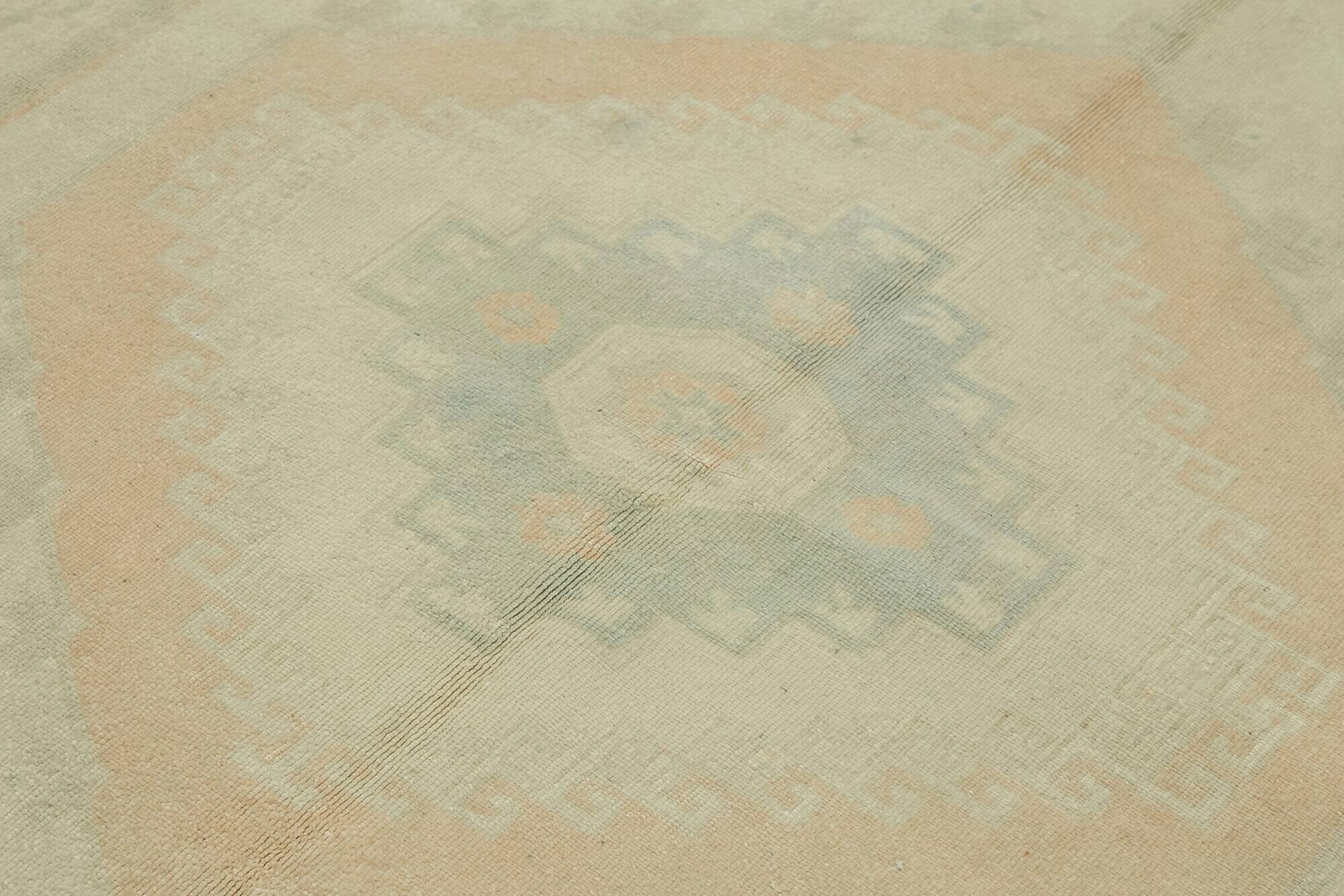 Turkish Vintage Anatolian Rug 195 cm x 266 cm