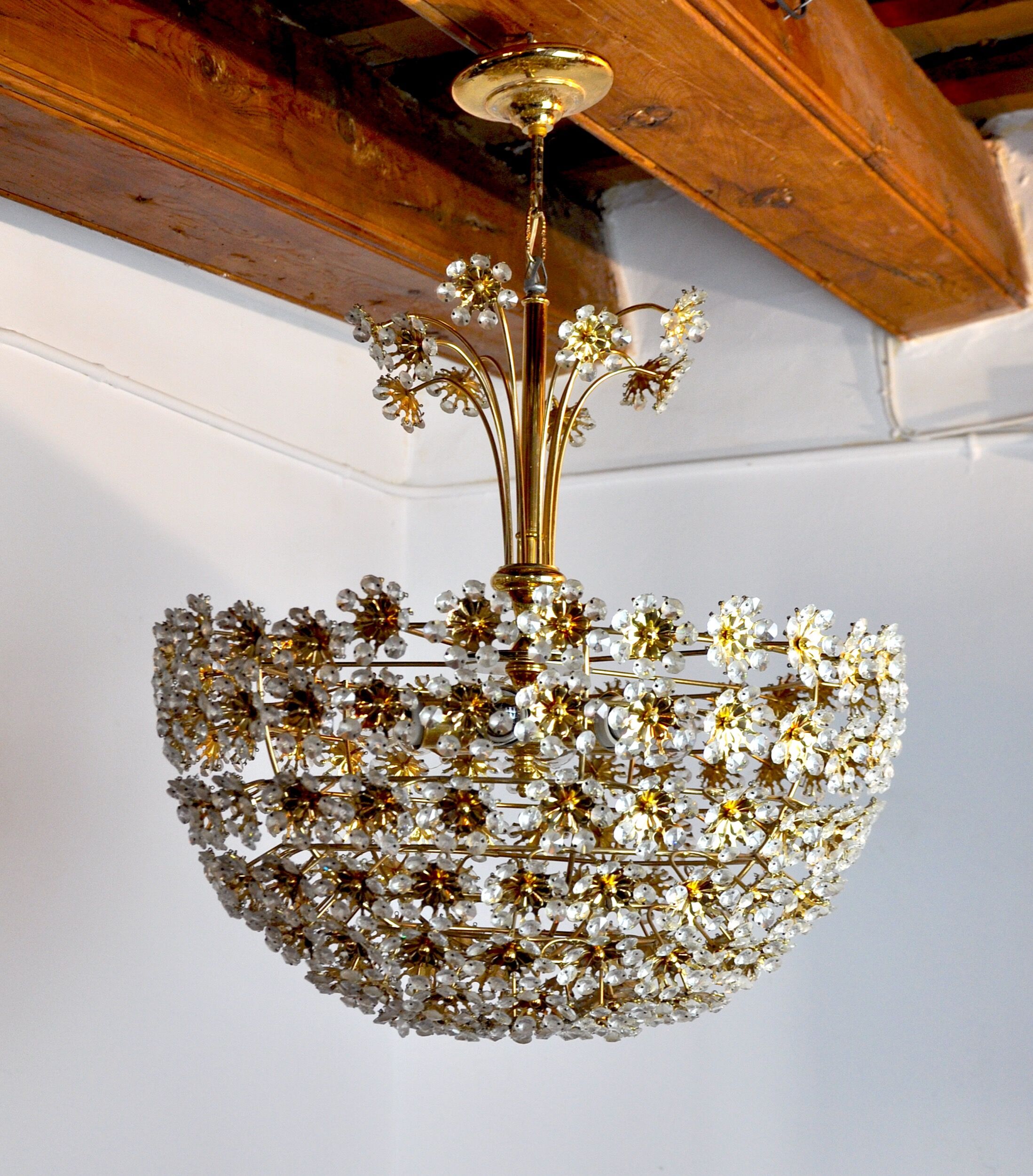 Floral chandelier in crystals cut by Bakalowits and Söhne, Austria, 1970