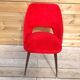 Chaise moumoute rouge pieds compas