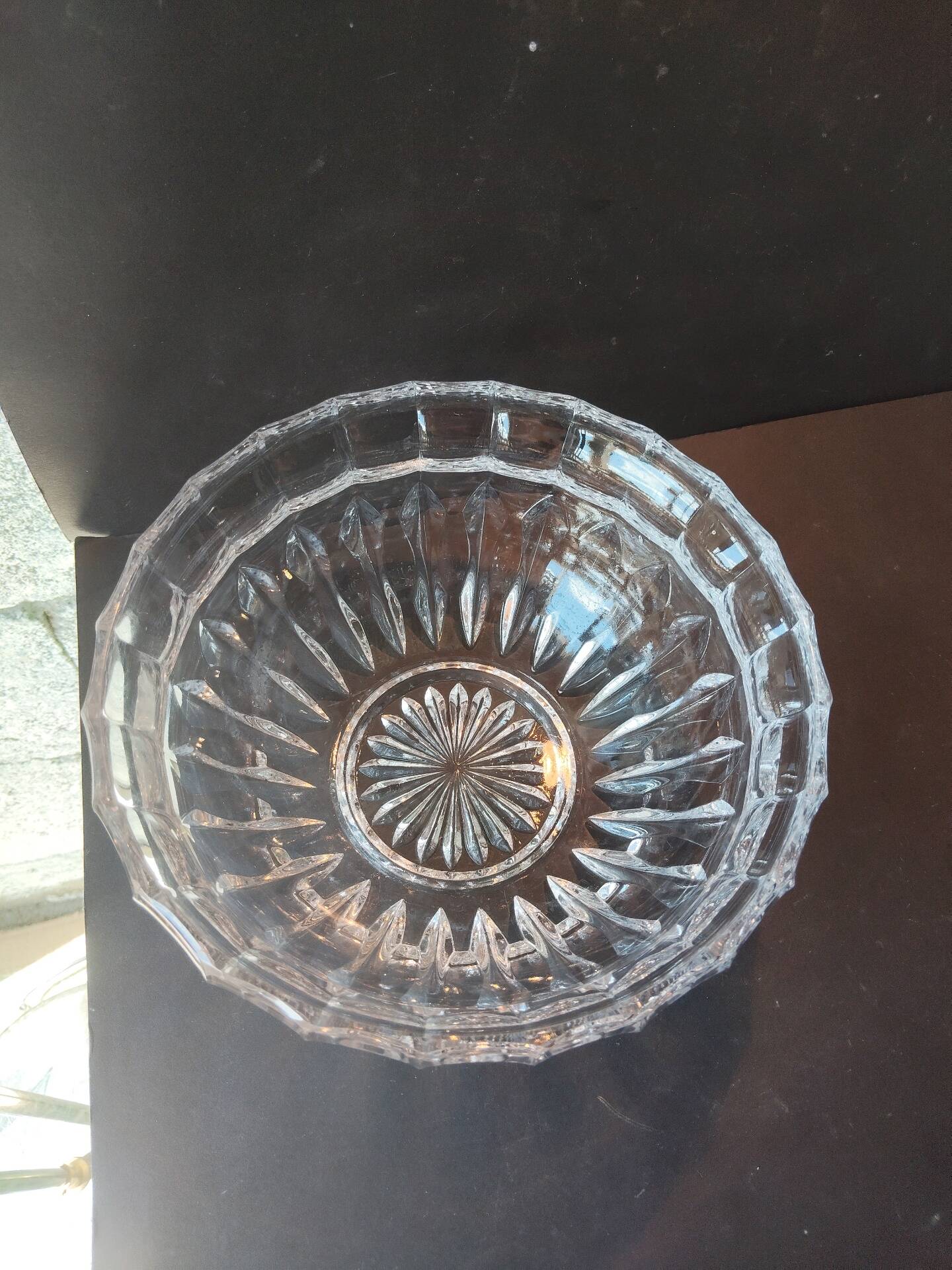 Vintage crystal bowl with radiant decoration, 20 cm