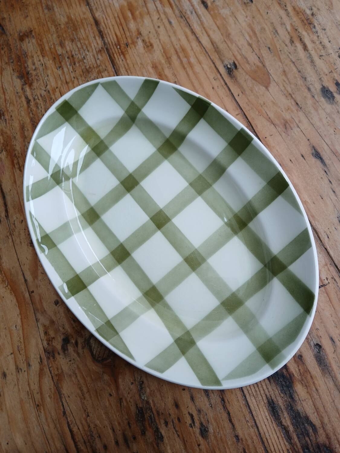 Moulin des Loups presentation dish tablecloth model