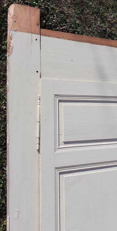 Pair of double fronted cupboard doors H252xL4m