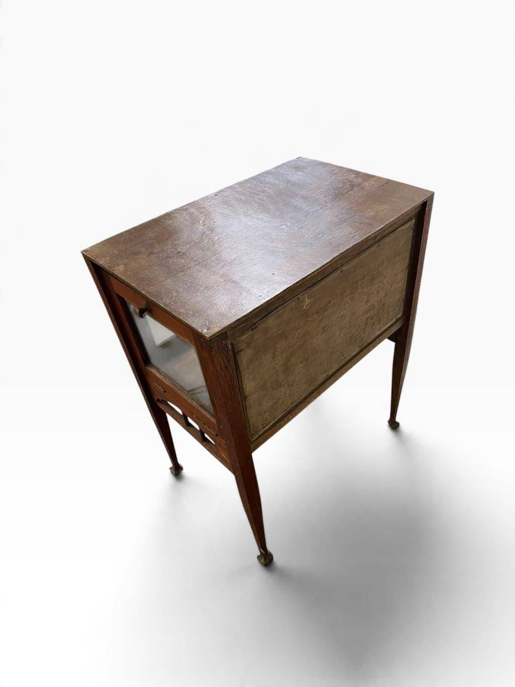 Vintage wooden tea cabinet/display shelf.