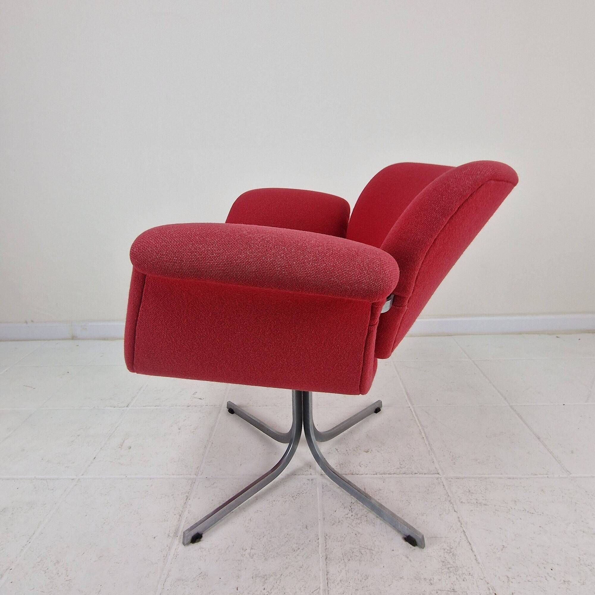 Set of 2 'Big Tulip' Easy Chairs (Model 543) by Pierre Paulin for Artifort