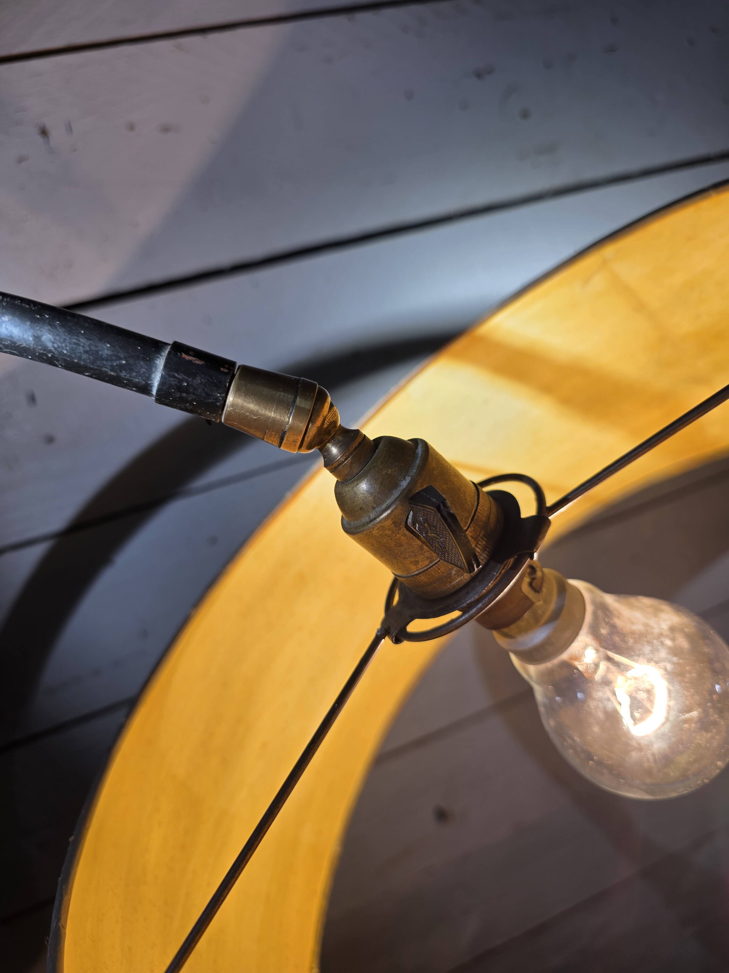 Lampadaire tripode style Matégot années 50