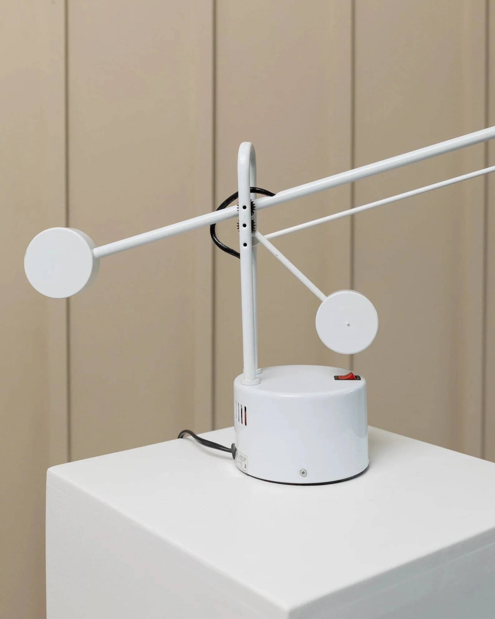 White Metal Stilplast Halo Balance Table Lamp from Italy - 1980s Postmodern Memphis Design