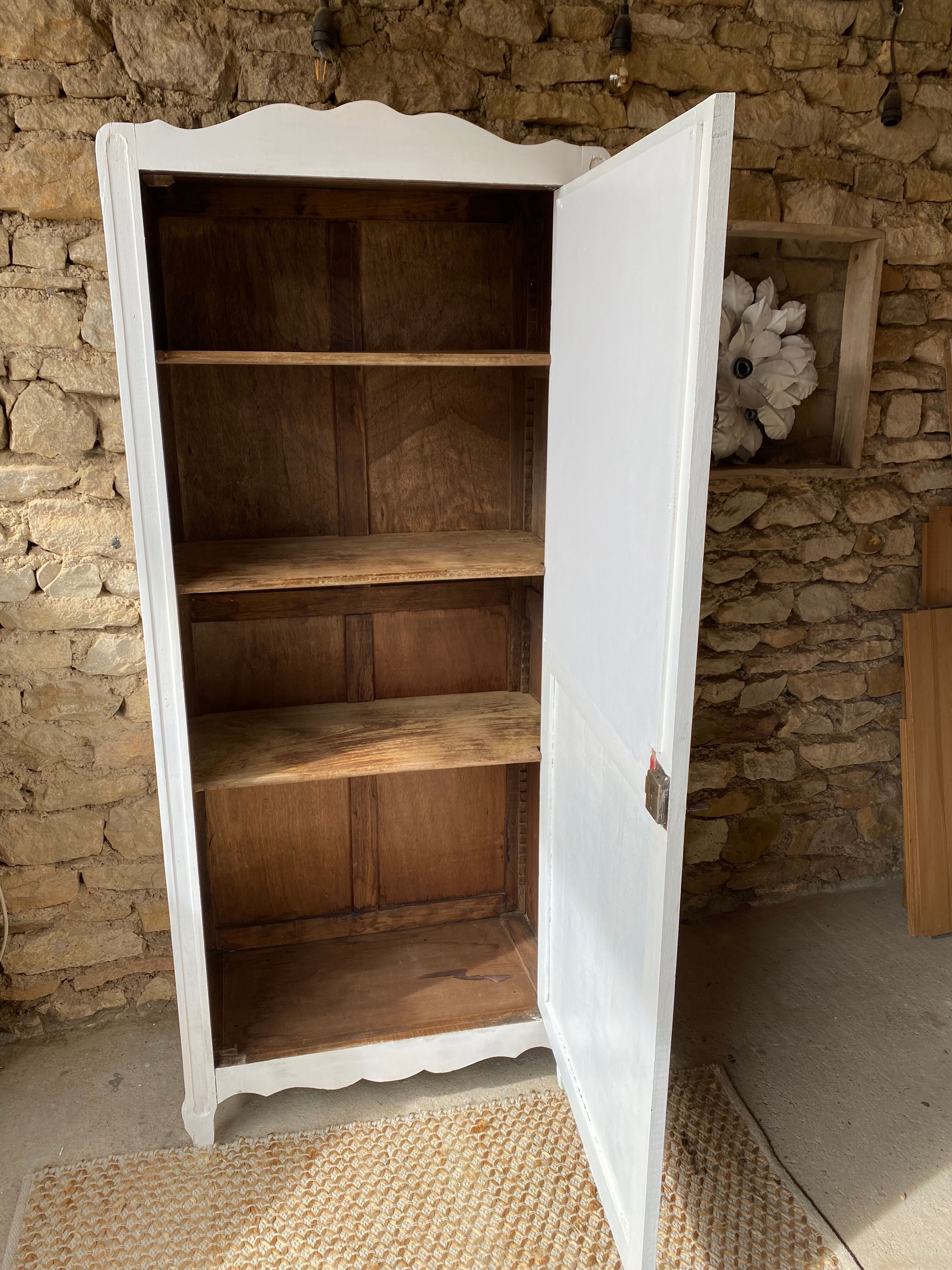 Armoire parisienne