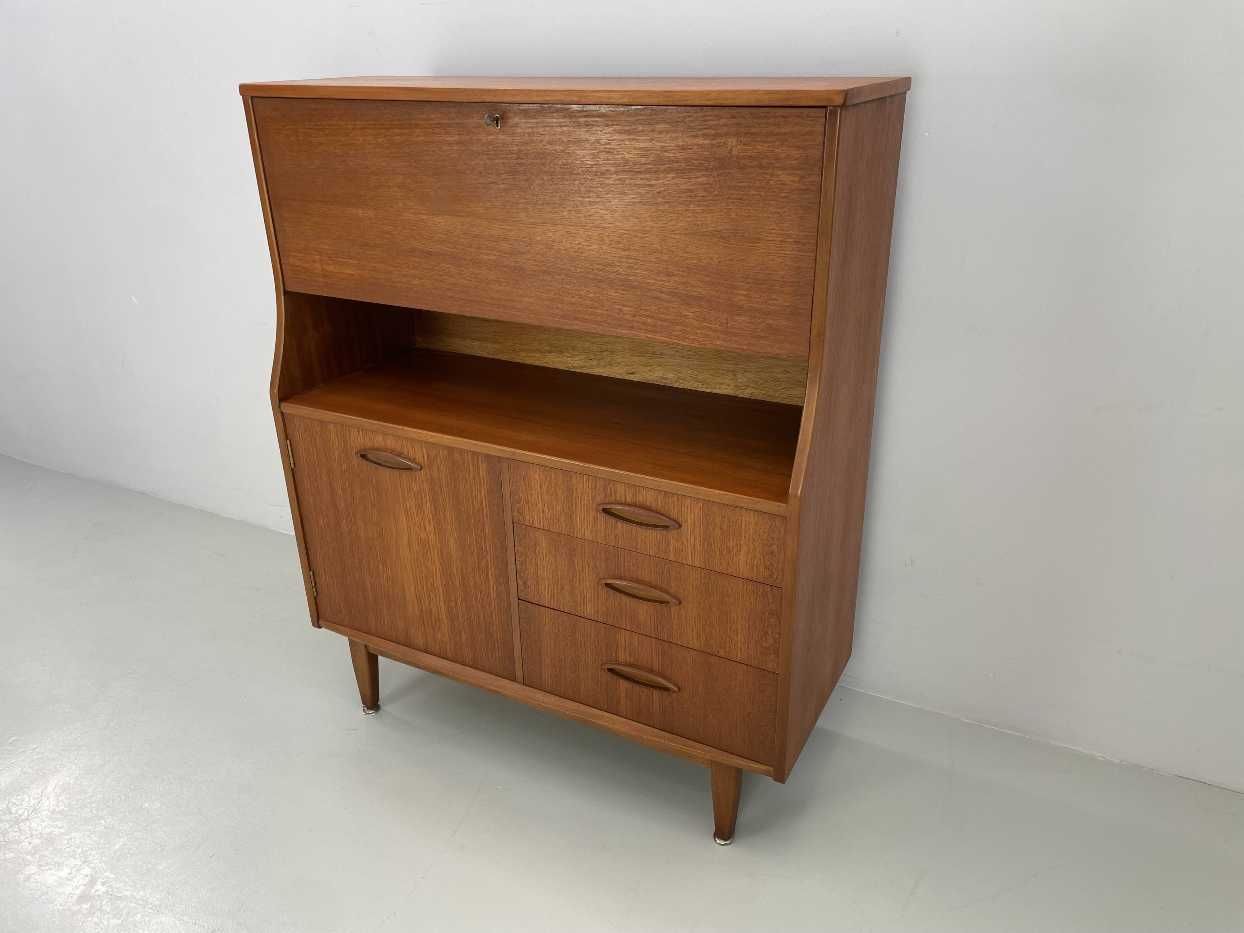 Secrétaire vintage en teck des années 1960 par Jentique.