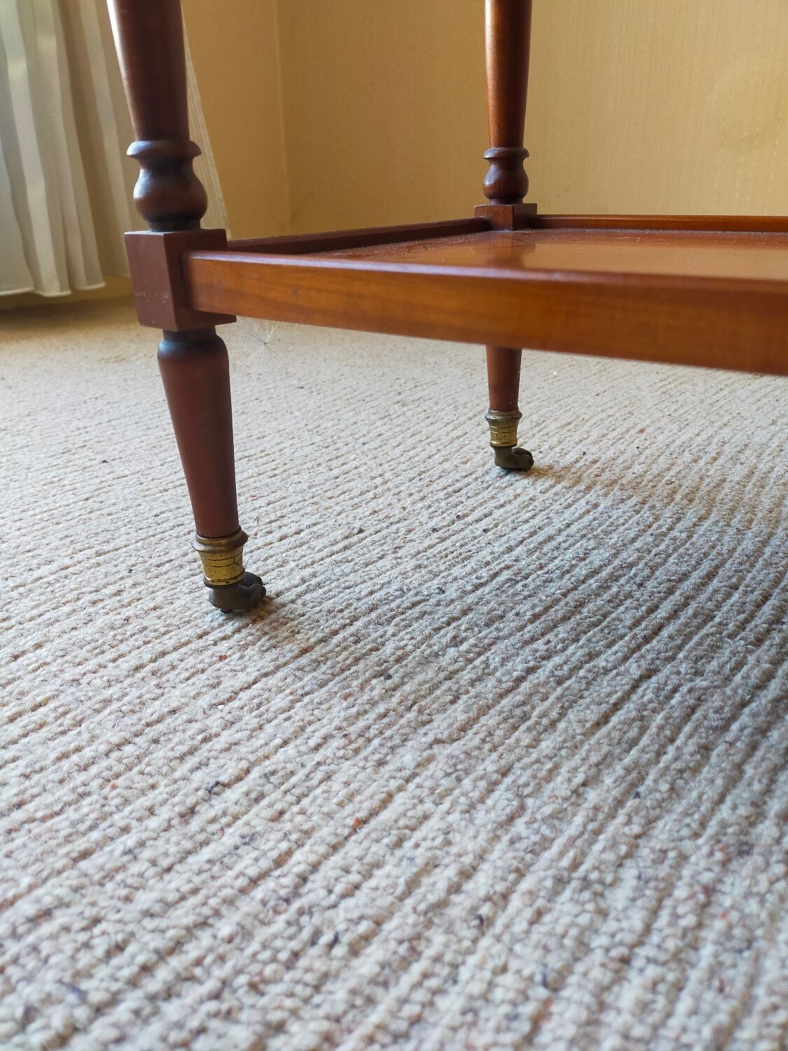 3-level pedestal shelf