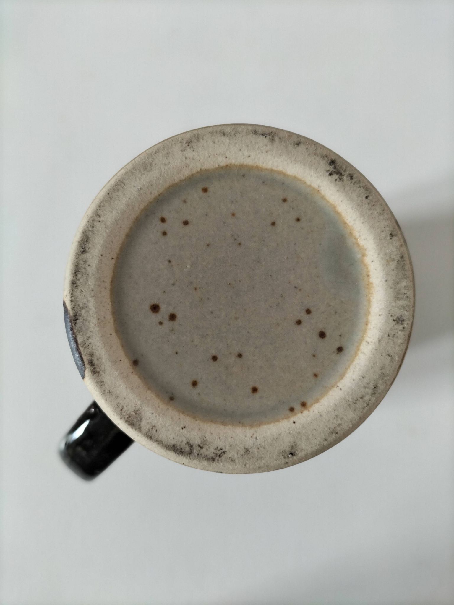 Mug en grès émaillé décor libre, travail de potier vintage
