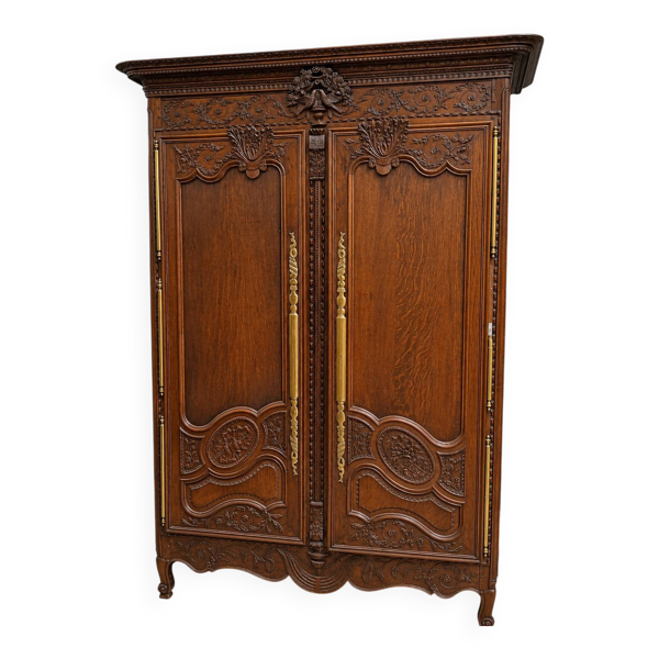 Grande armoire Normande sculptée – époque Louis XV - XVIIIe siècle