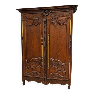 Grande armoire Normande sculptée – époque Louis XV - XVIIIe siècle