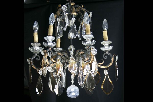 Lustre à pampille du XVIIIème siècle, cristal blanc et ambré, bronze et fer forgé doré