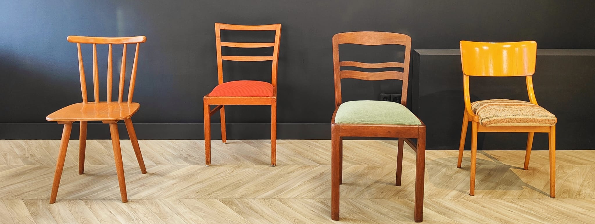 Four mid century chairs | vintage - set of 4 dining chairs