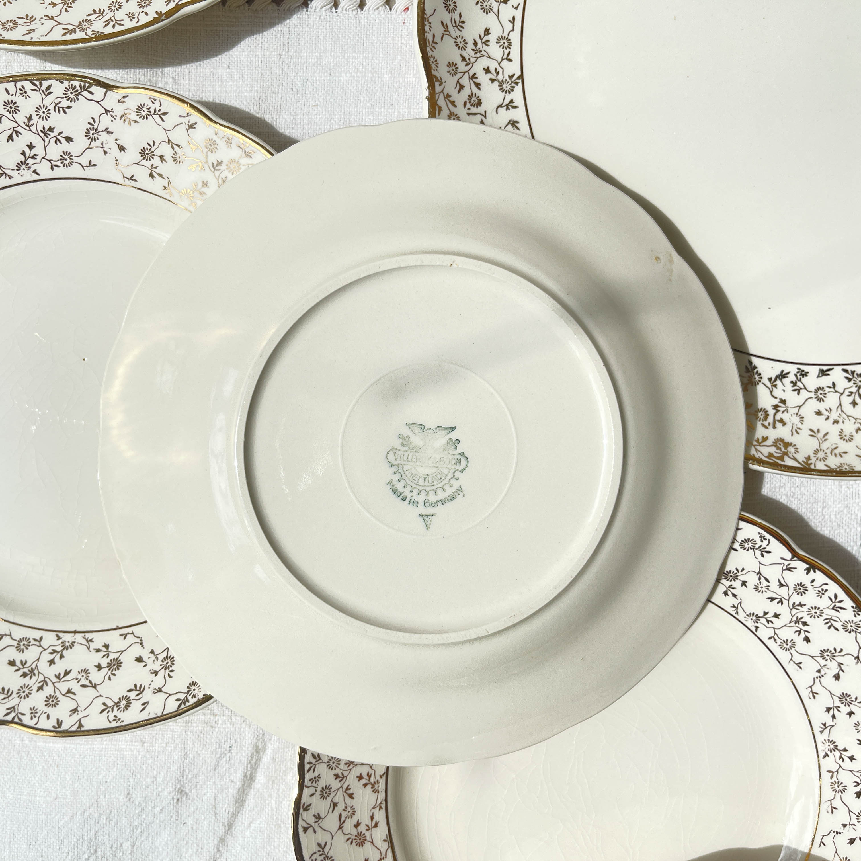 Villeroy & Boch dessert service in white porcelain golden flowers