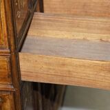 19th-century Chinese cabinet inlaid with mother-of-pearl