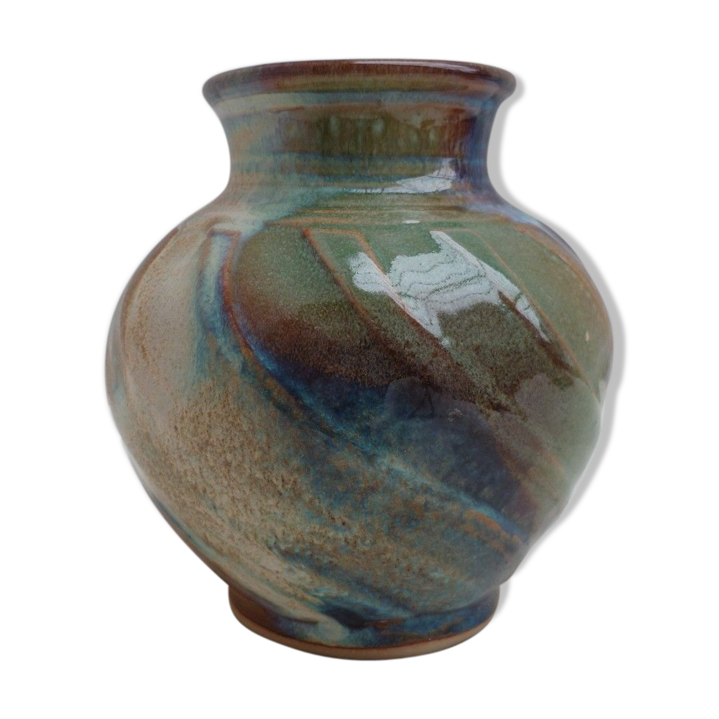 Pottery vase Glossy has facets