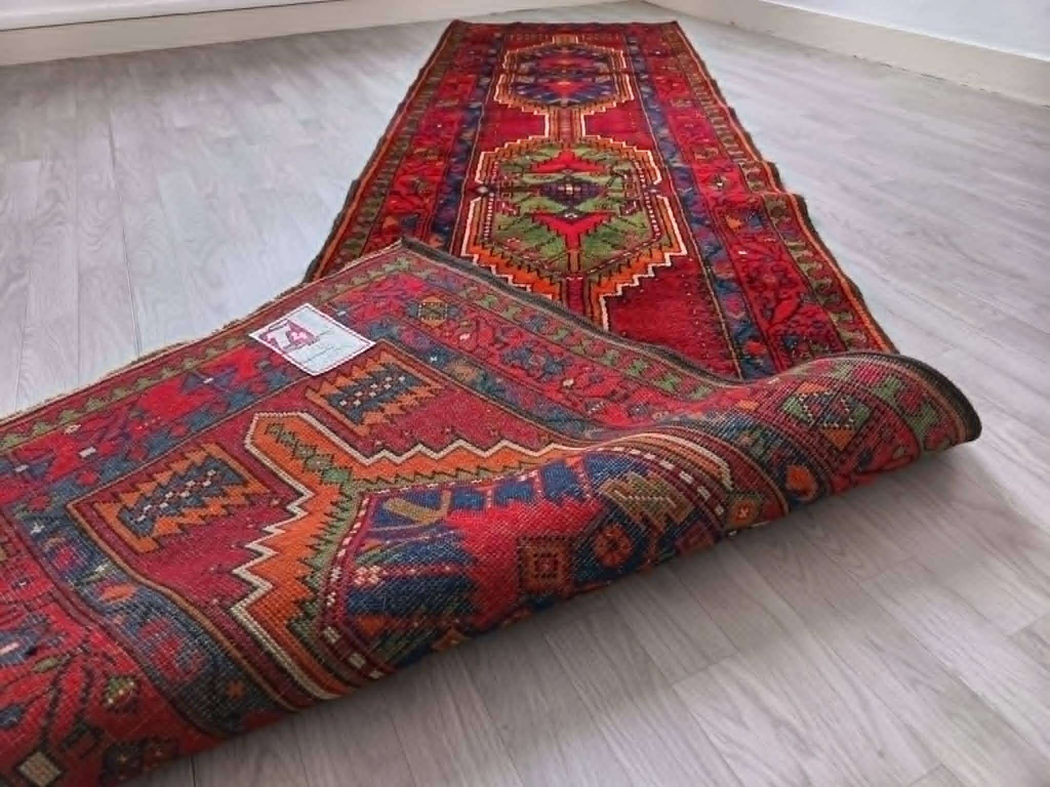Gallery carpet in Persian style