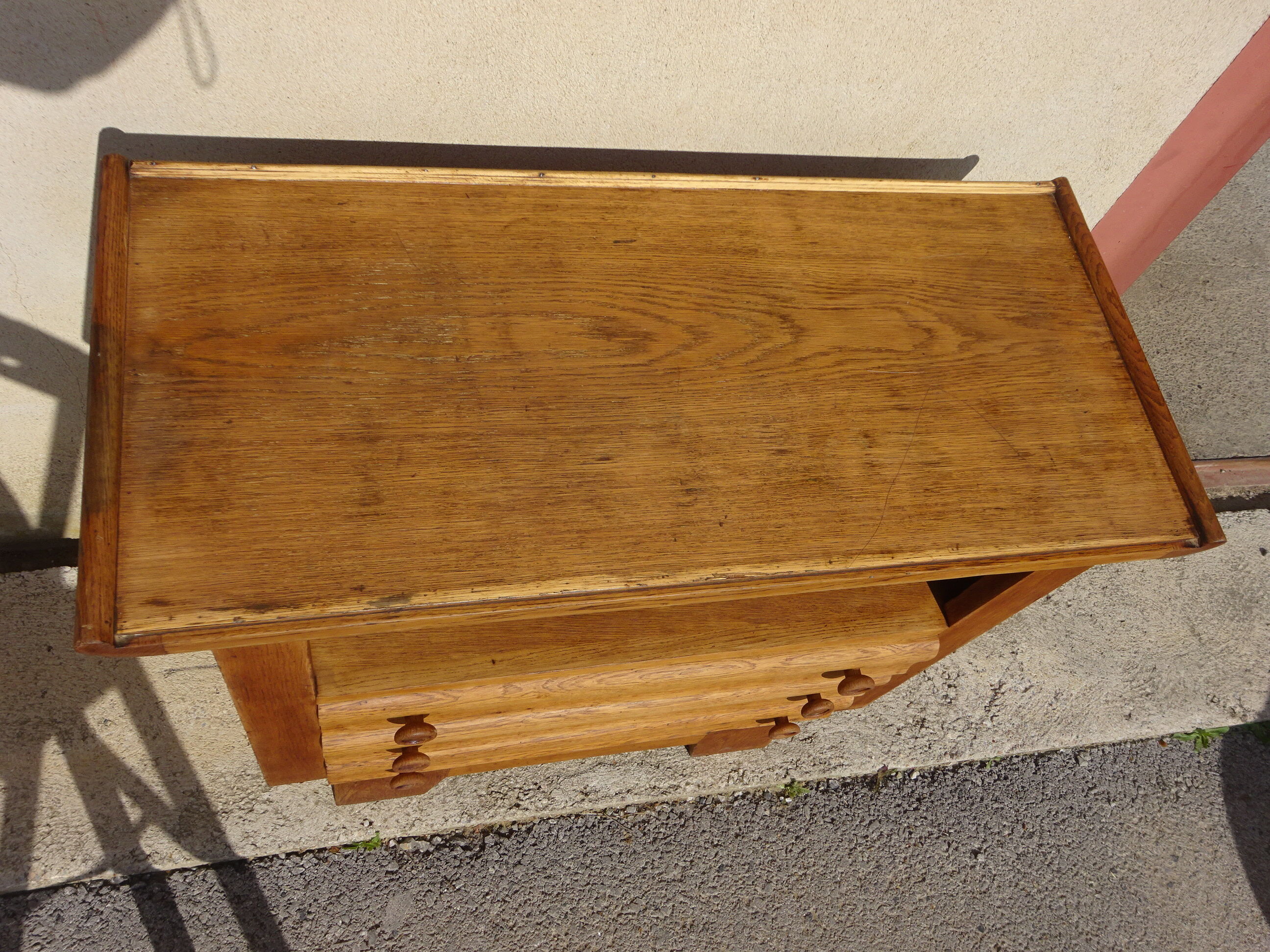 Old oak chest of drawers