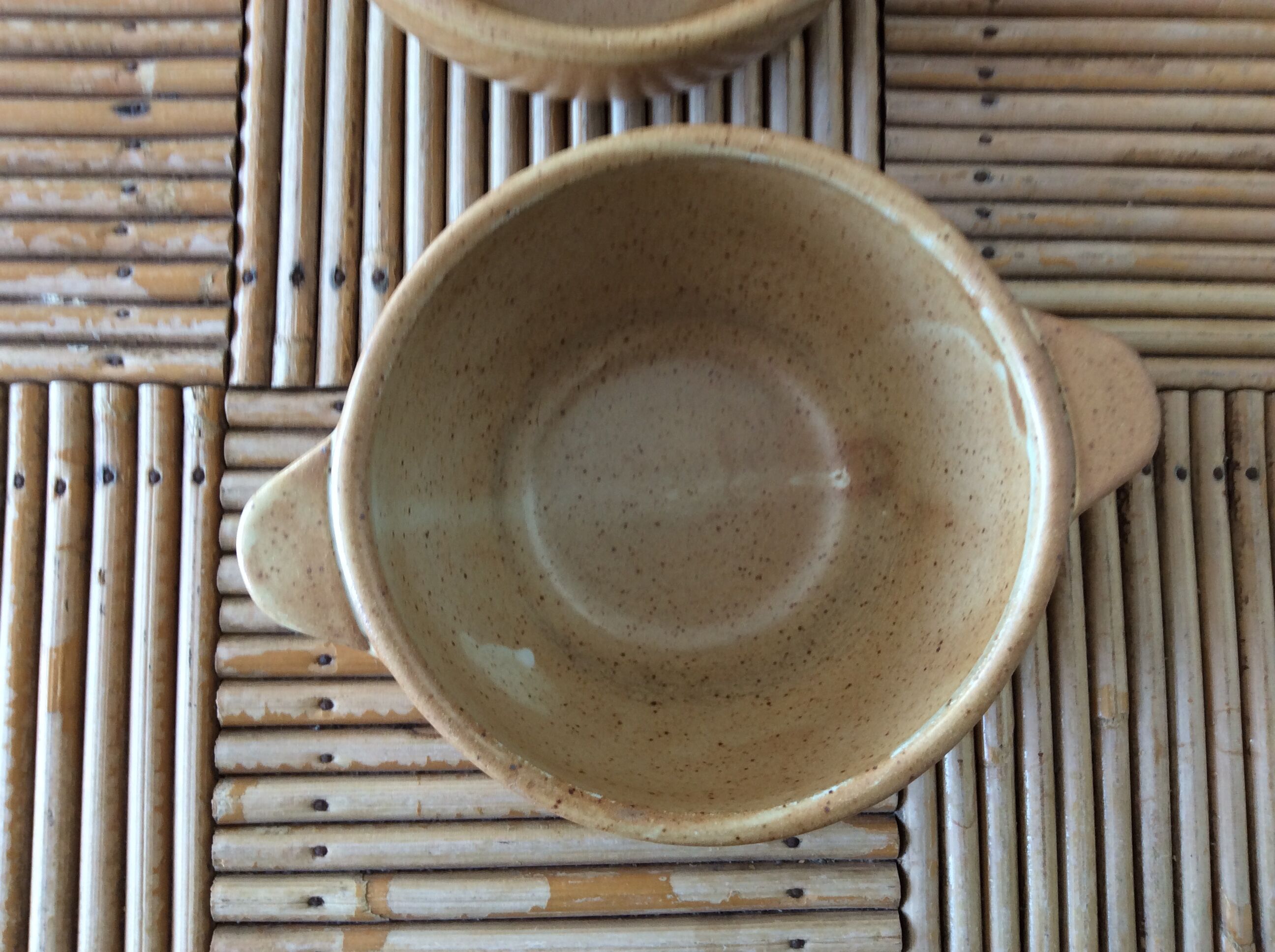 2 stoneware bowls
