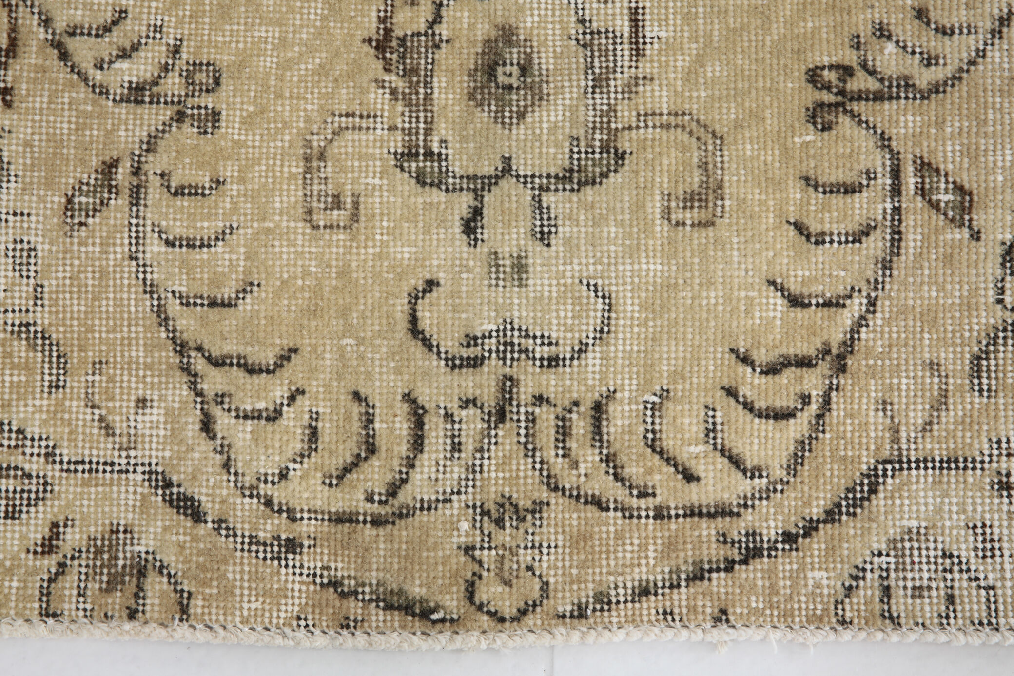 Classic beige & brown vintage rug, 211x155 cm