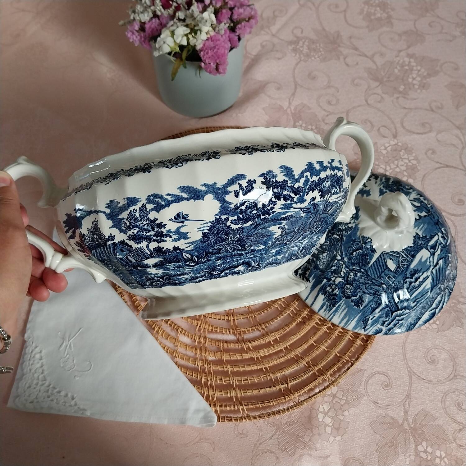 English soup tureen The Hunter by Myott