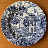 7 assiettes anciennes en faïence de Staffordshire