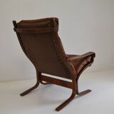 Siesta leather armchair by designer Ingmar Relling.