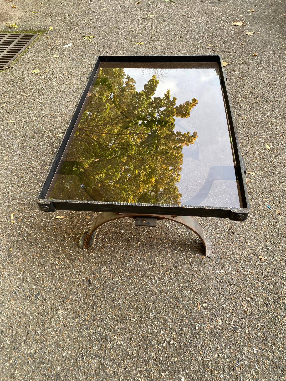 Table basse vintage en fer forgé et verre