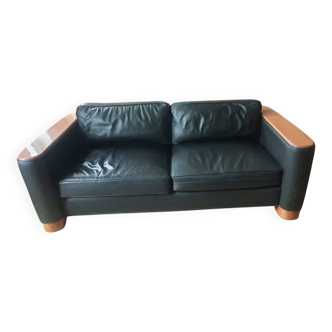 Art Deco sofa from the luxury house of Hughes Chevalier. Excellent condition