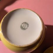 6 petits pots de crème en porcelaine de limoges avec plateau