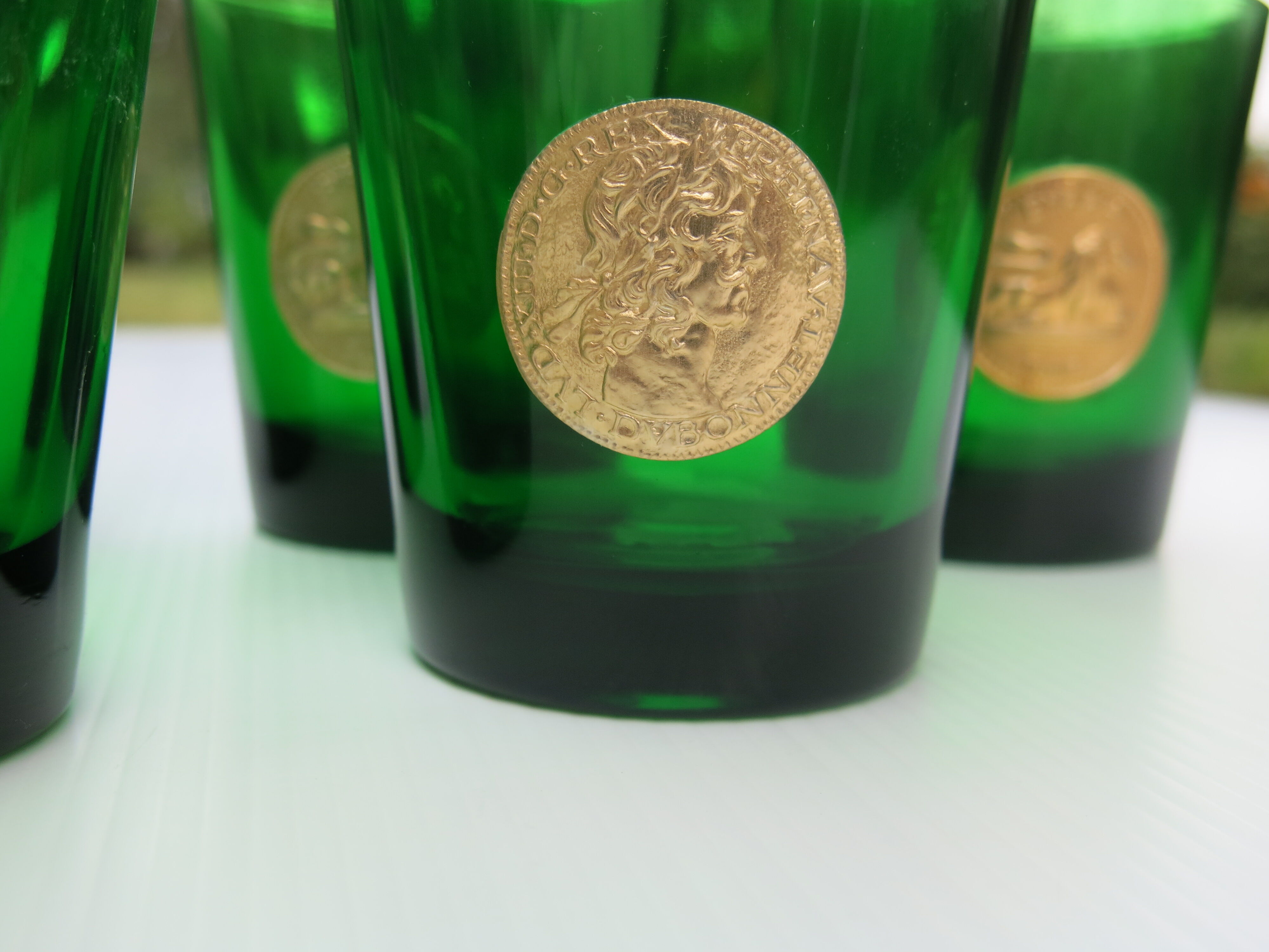 6 water glasses of green colors in very good