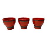 3 red bowls