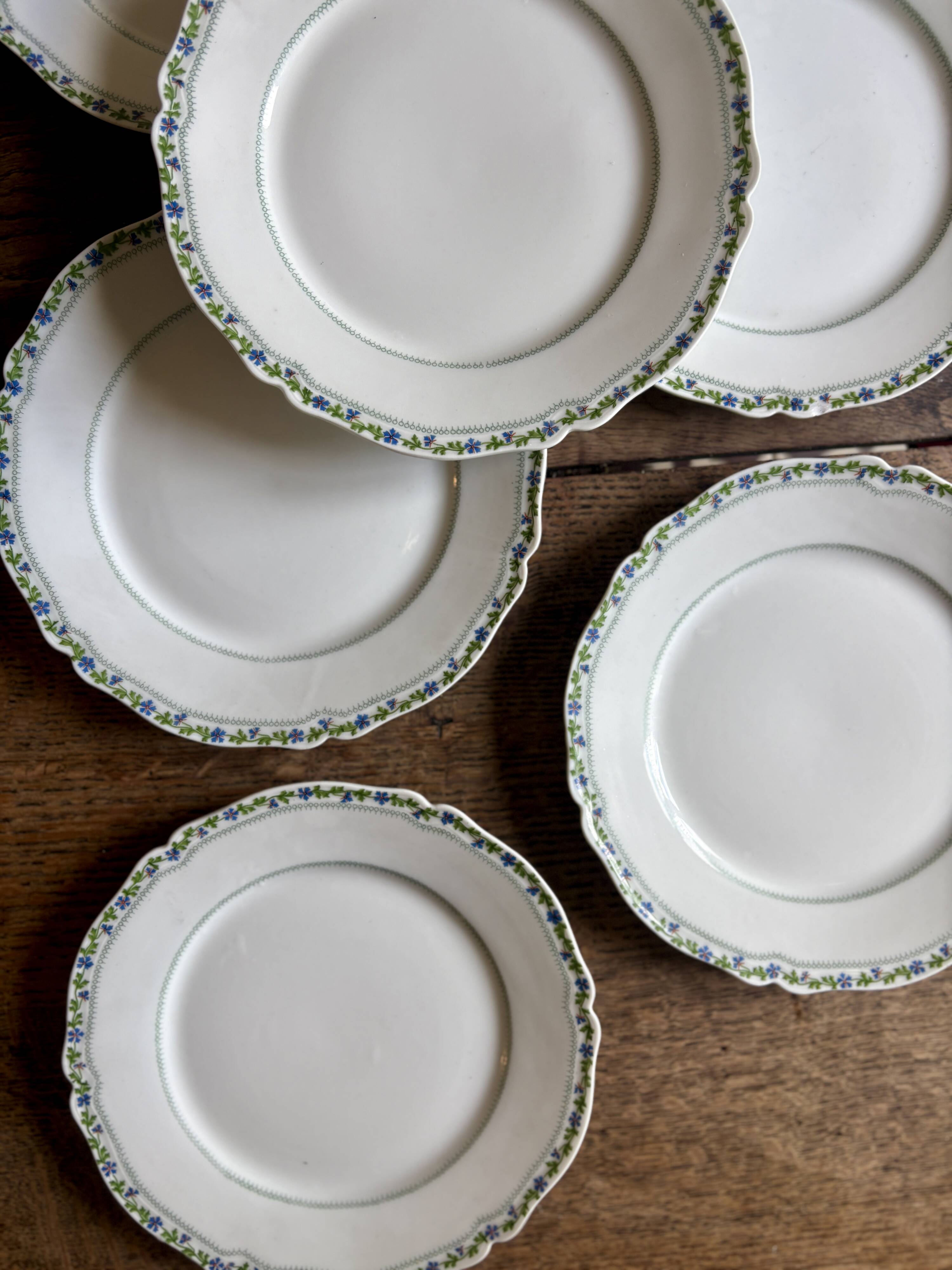 Set of 6 vintage dessert plates in Limoges porcelain.