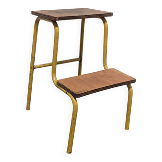 Escabeau en métal et bois