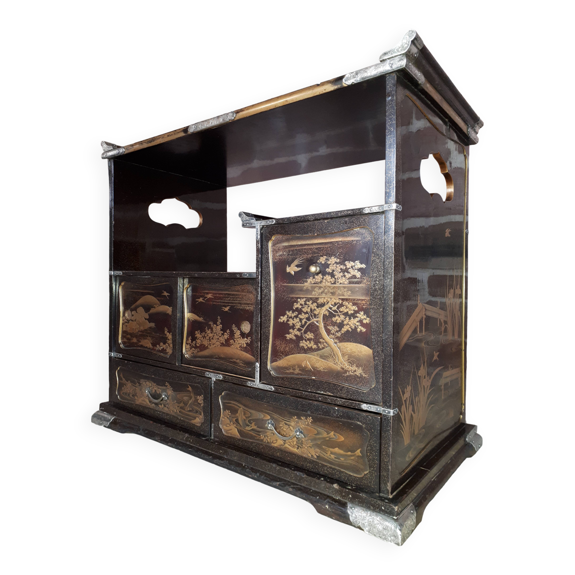 Small Japanese Lacquered Kazaridana Cabinet, Japan Edo Period