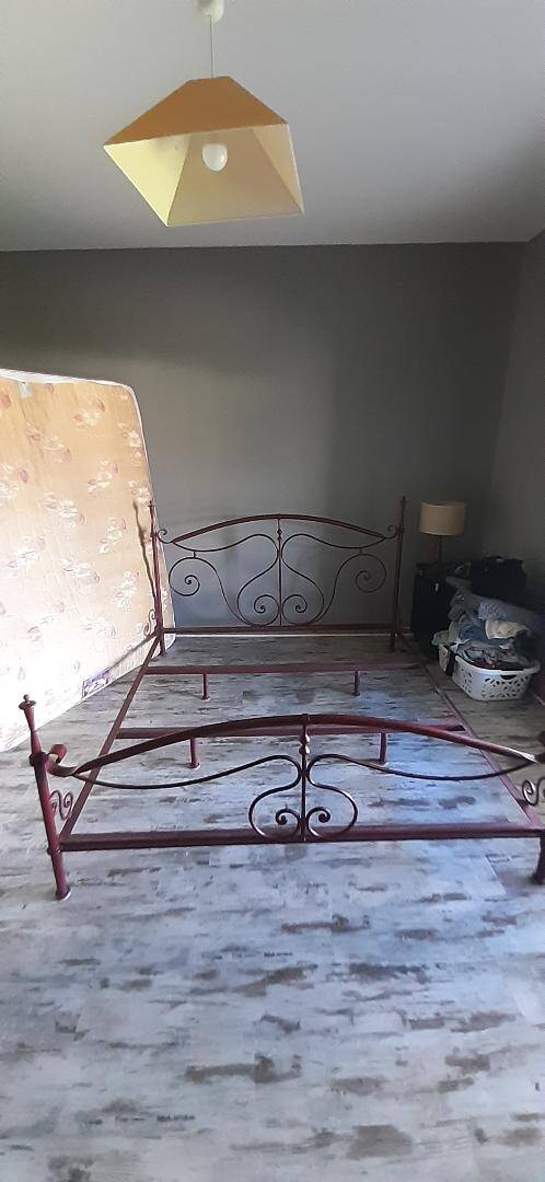 wrought iron bed frame