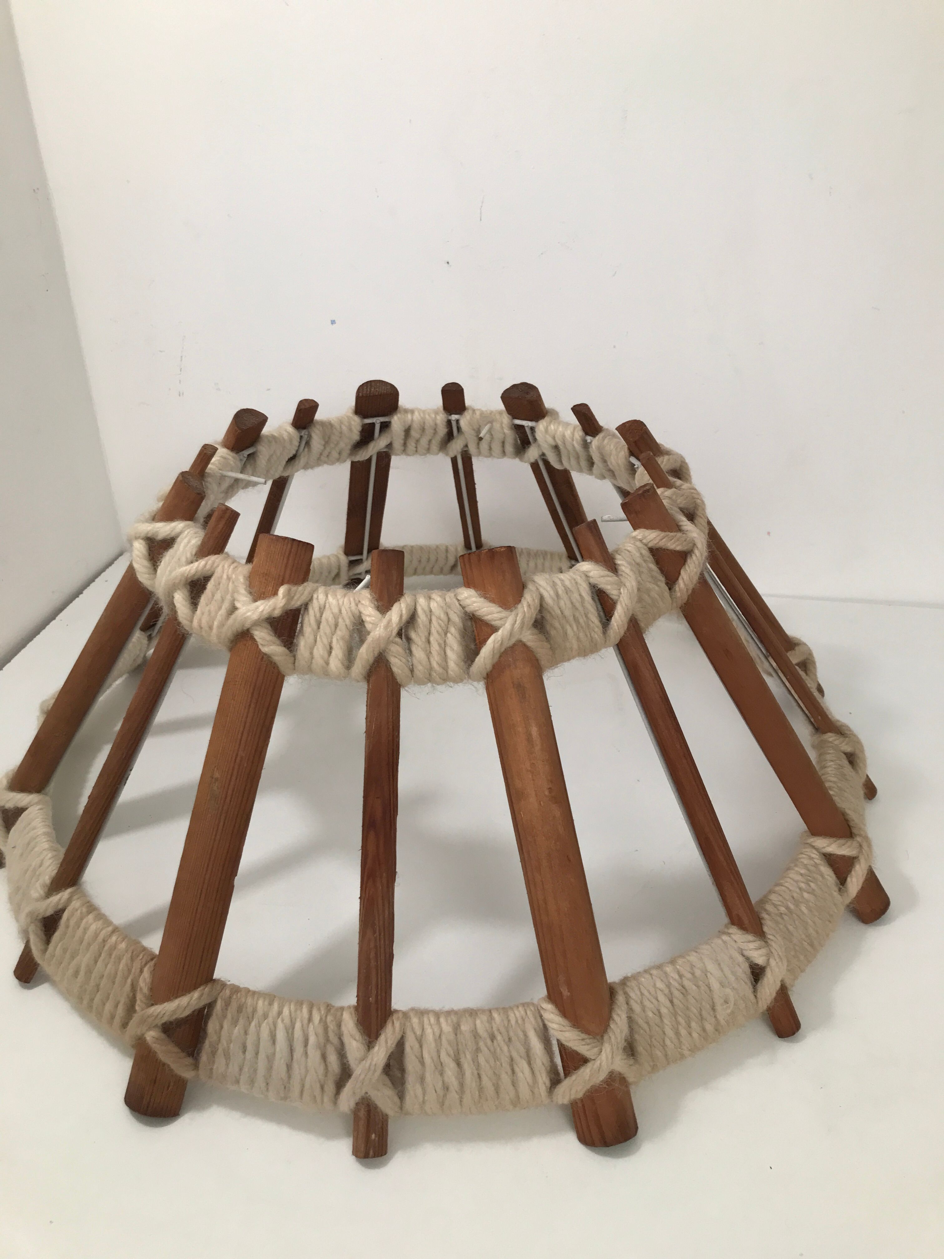 Hanging lamp in linen wood and wool