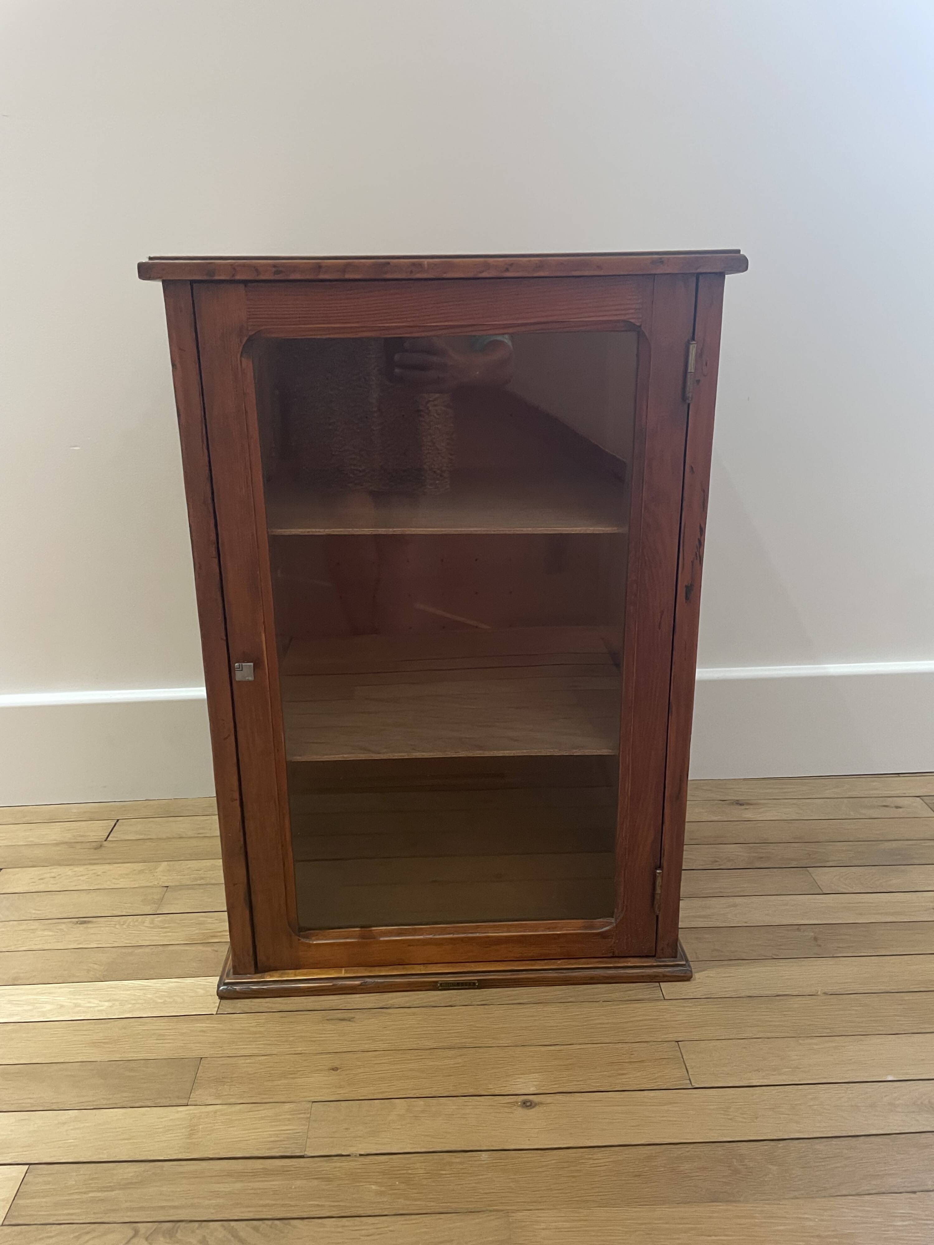 Vitrine vintage en bois 260319