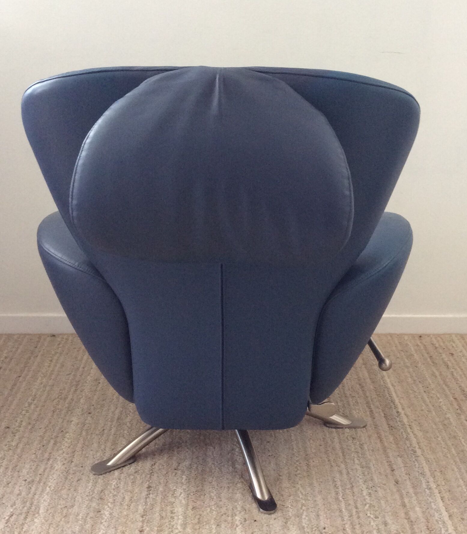 K10 Dodo Cassina heating chair by Toshiyuki Kita