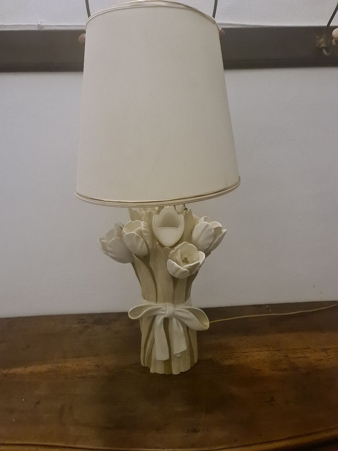 White tulip 🌷 lamp