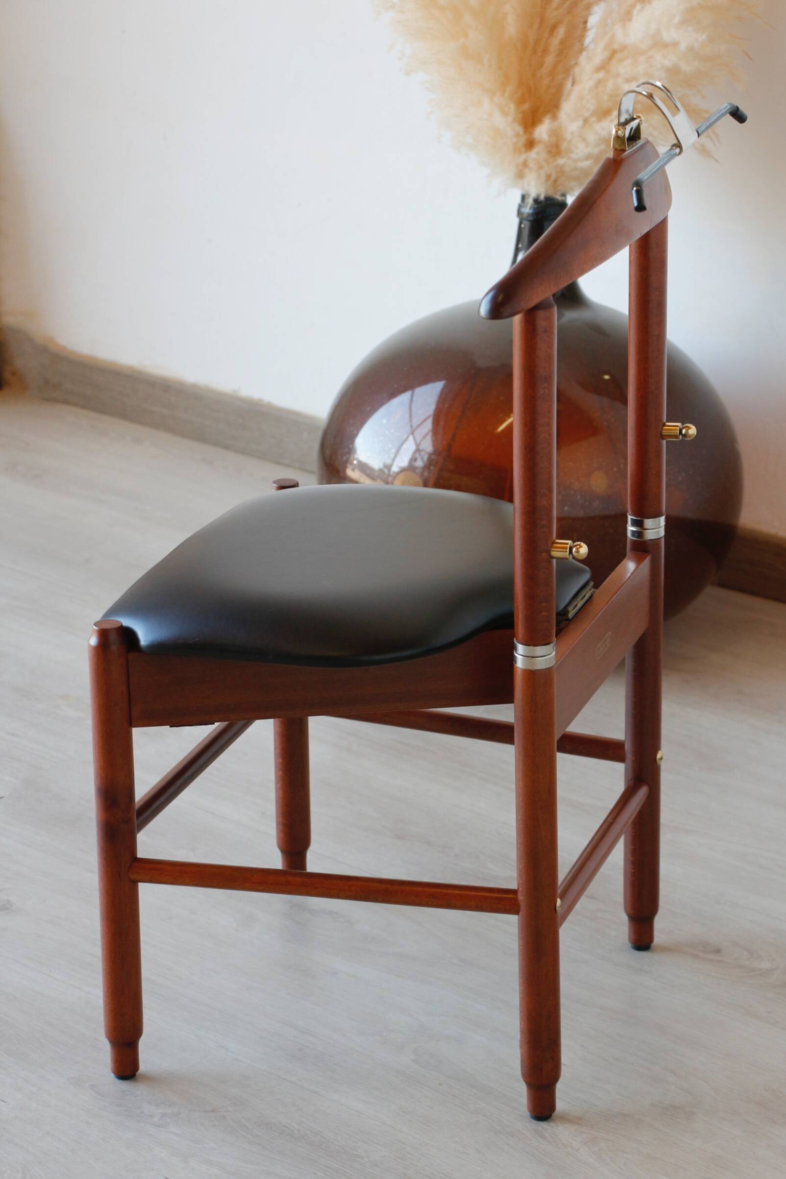 Fratelli Reguitti valet – Vintage Italian chair