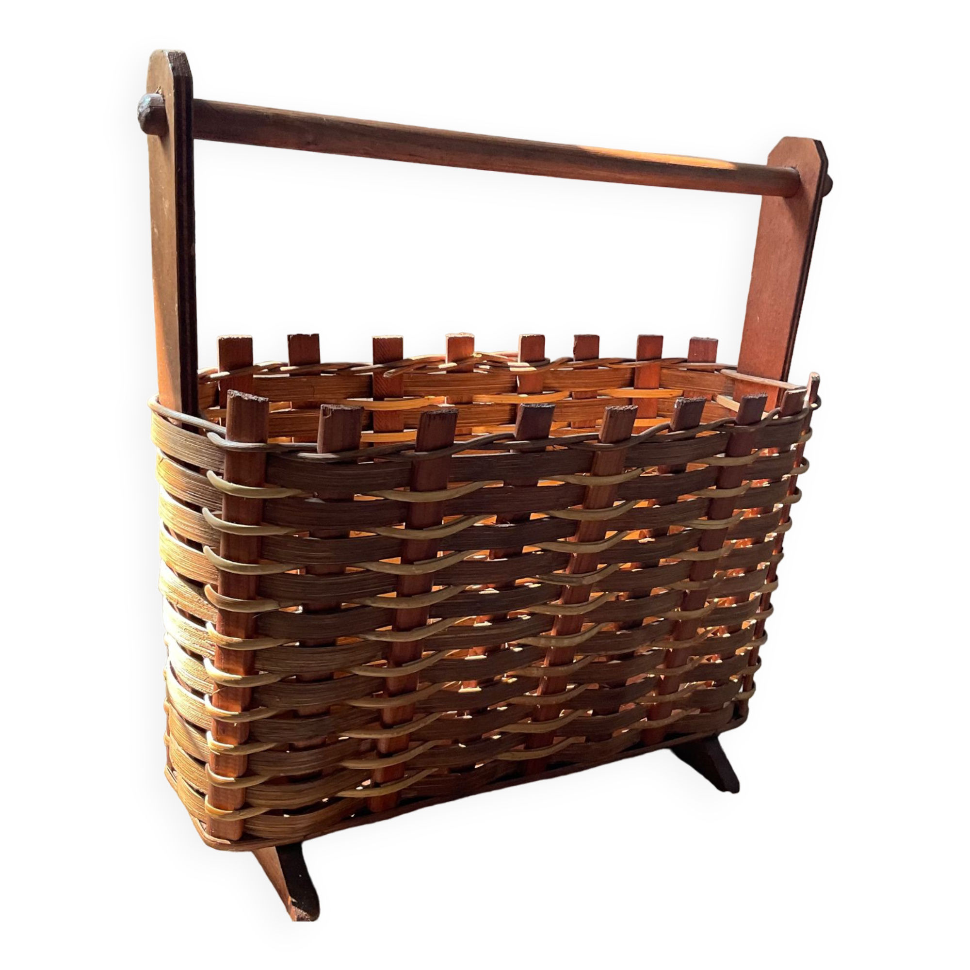 Scandinavian magazine door in wood and rattan