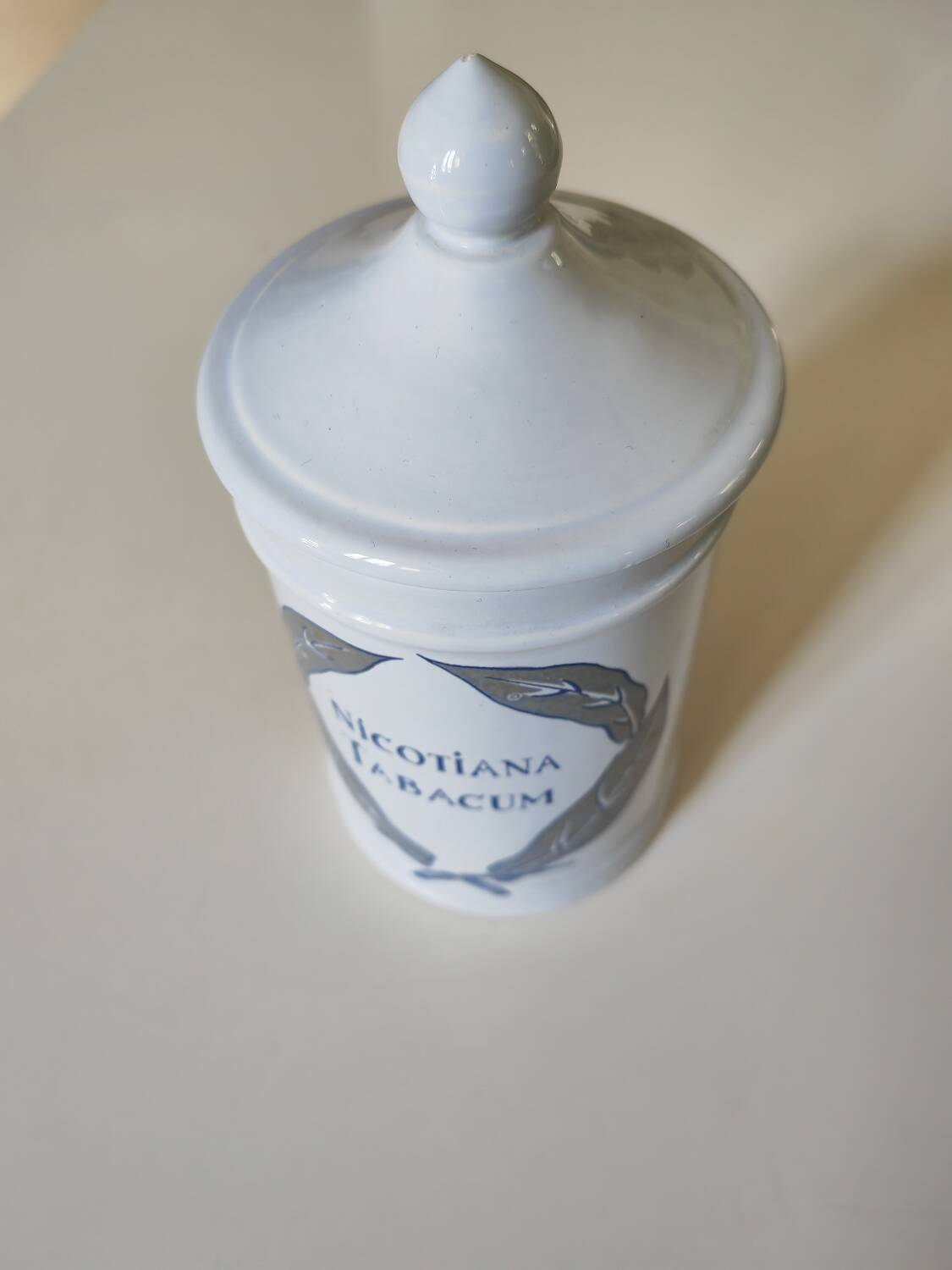 Nicotiana Tabacum Apothecary Jar