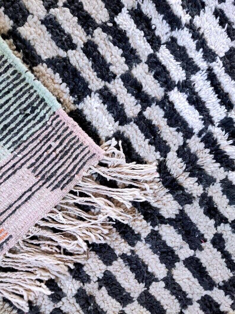 Handmade Berber rug in pure wool, size 200 x 300 cm