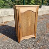 Old small vintage oak 1-door cabinet