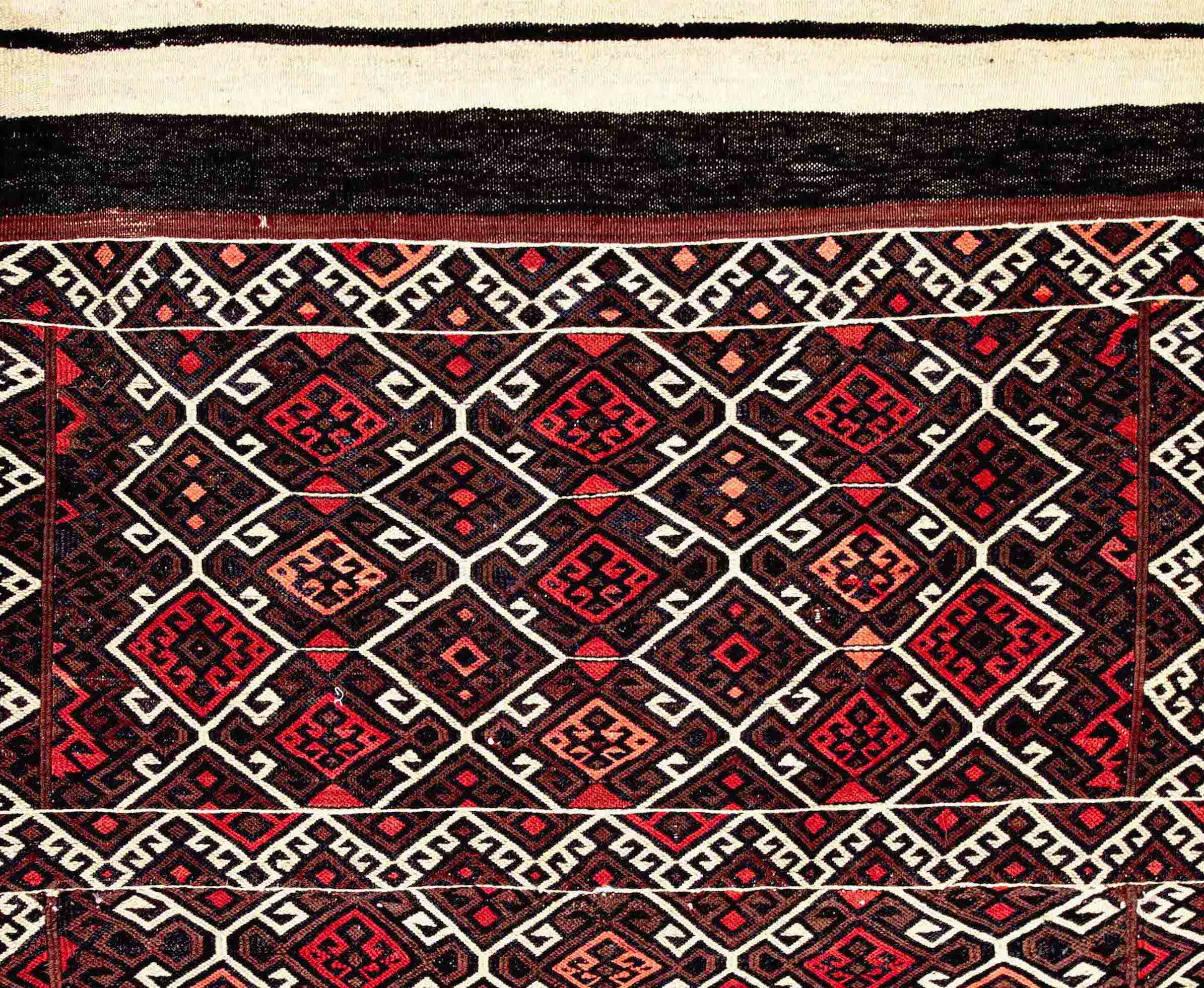 Vintage Iranian Kilim 136 x 111 cm