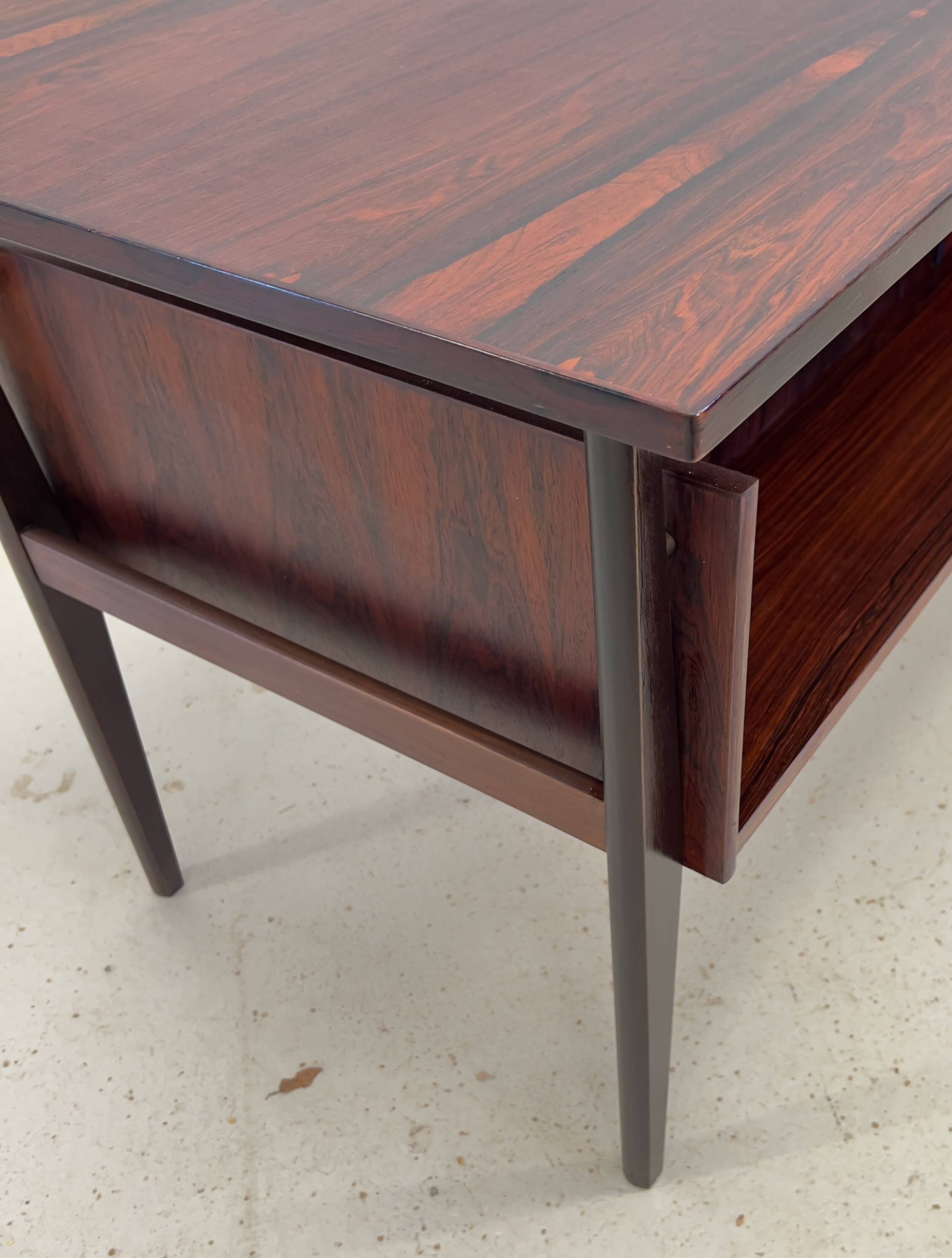 Bureau en palissandre par Gunnar Nielsen pour Tibergaard, années 1960.