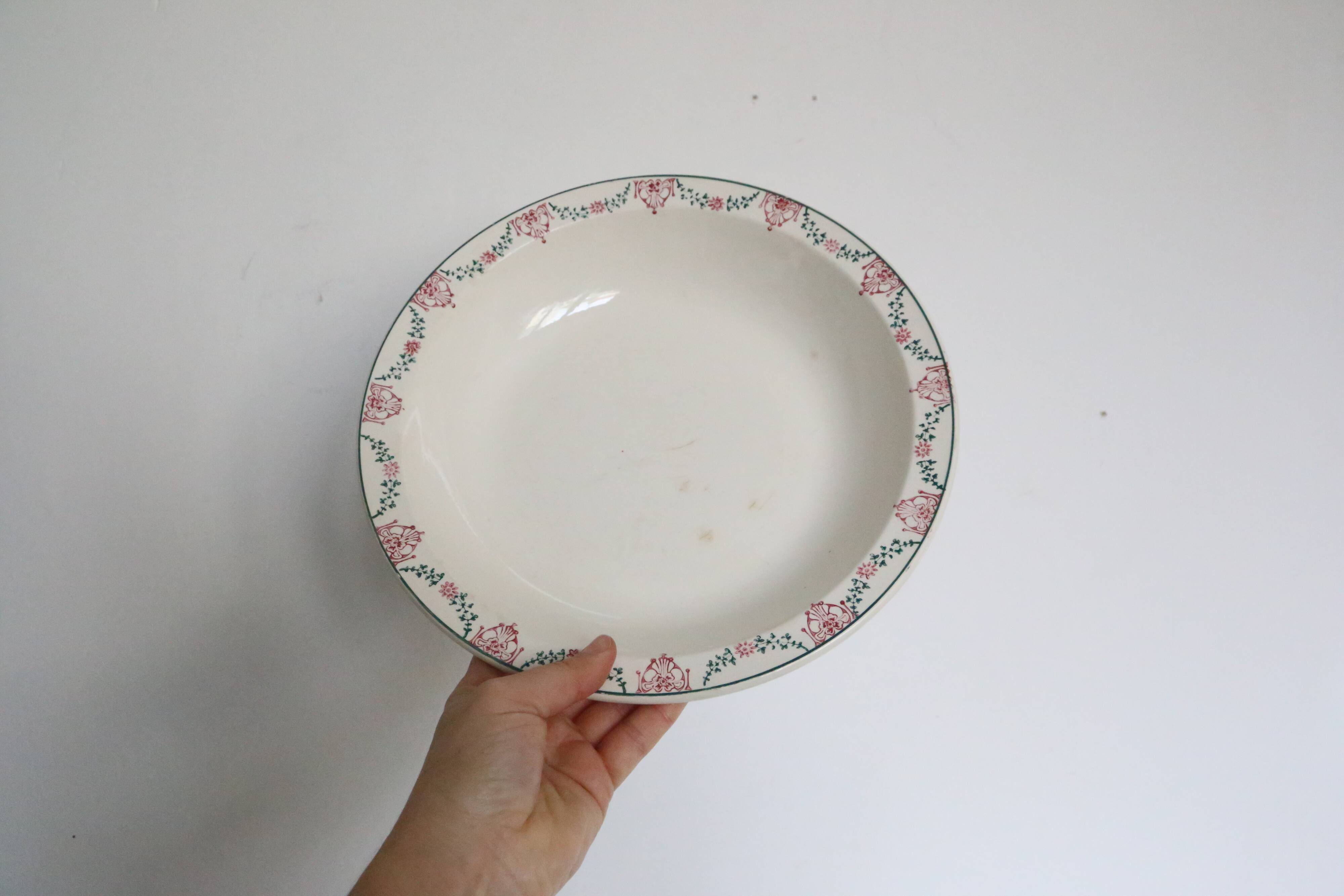 Plat rond et creux terre de fer, Longwy, 1930