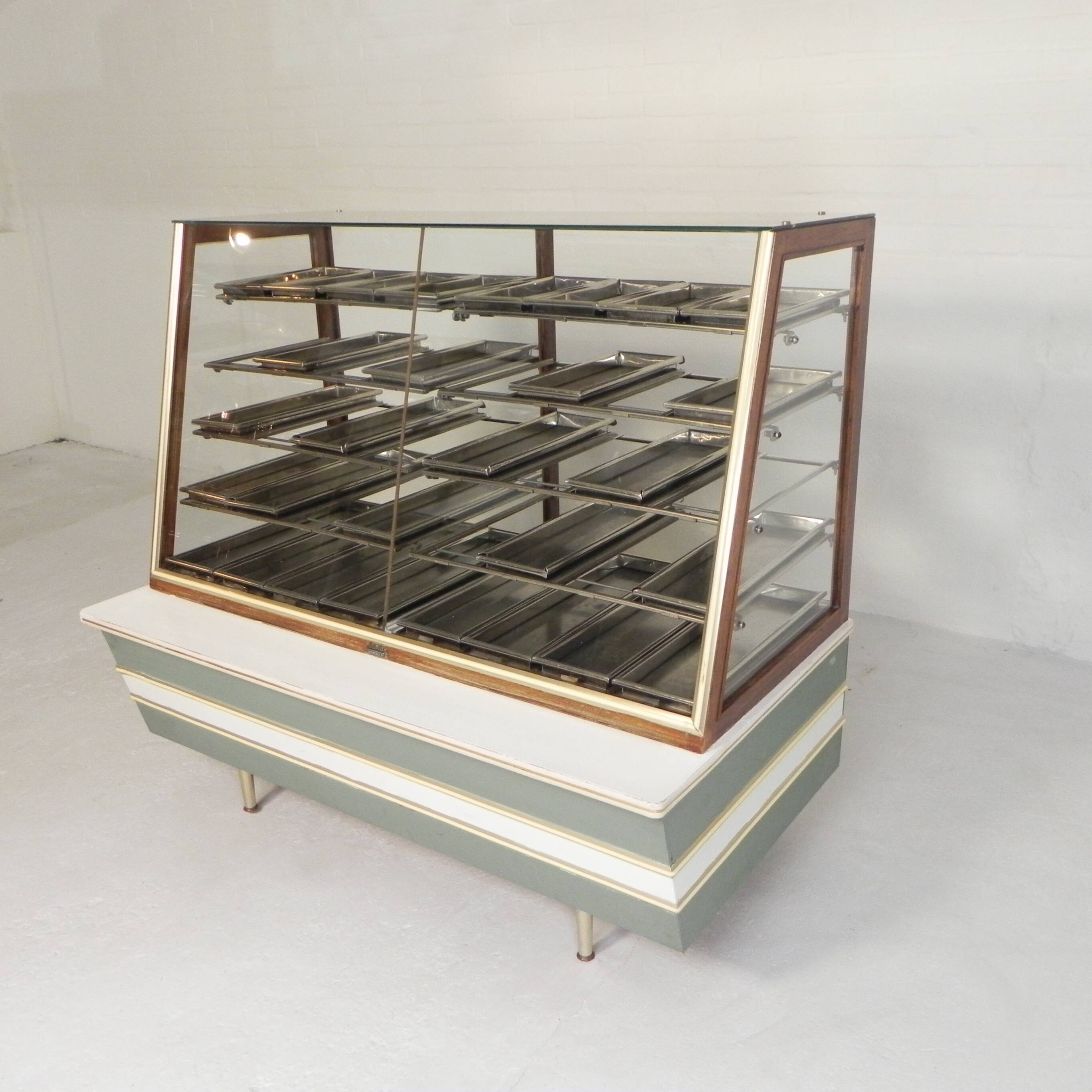 Bakery display case, Esme counter Groningen, 1950s